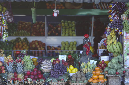 Kuva: Myyntikojun hedelmätiski, Madeira.