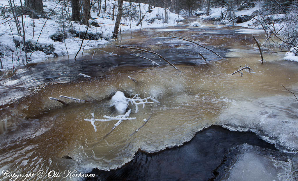 kourujoki,jäätynyt joki