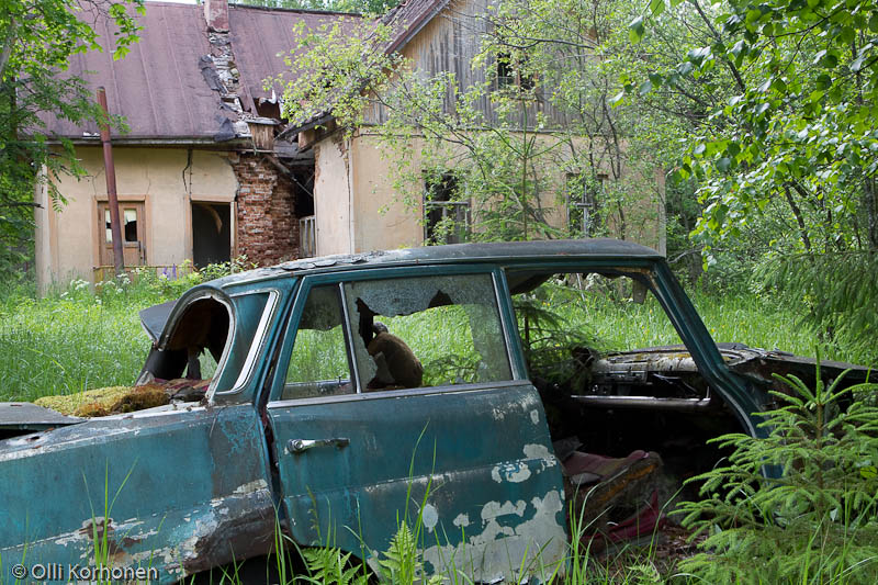 abandoned-teddy-bear-2012-6266-size-4896-x-3264