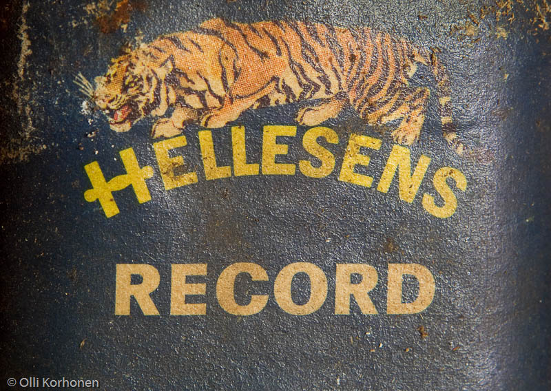 Vanha Hellesens Record -paristo.