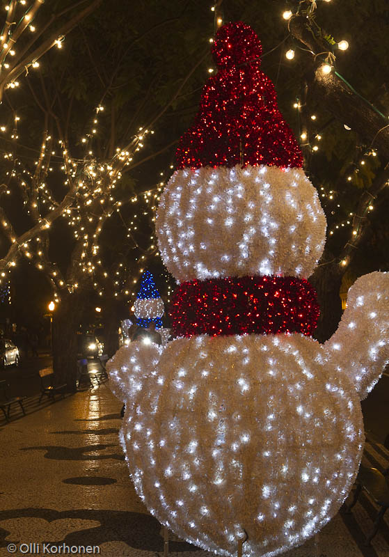 Lumiukko, jouluvalot, Avenida Arriaga, Funchal, Madeira.